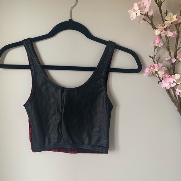 UO / BDG / VELVET CROPPED TANK TOP - Picture 6 of 6